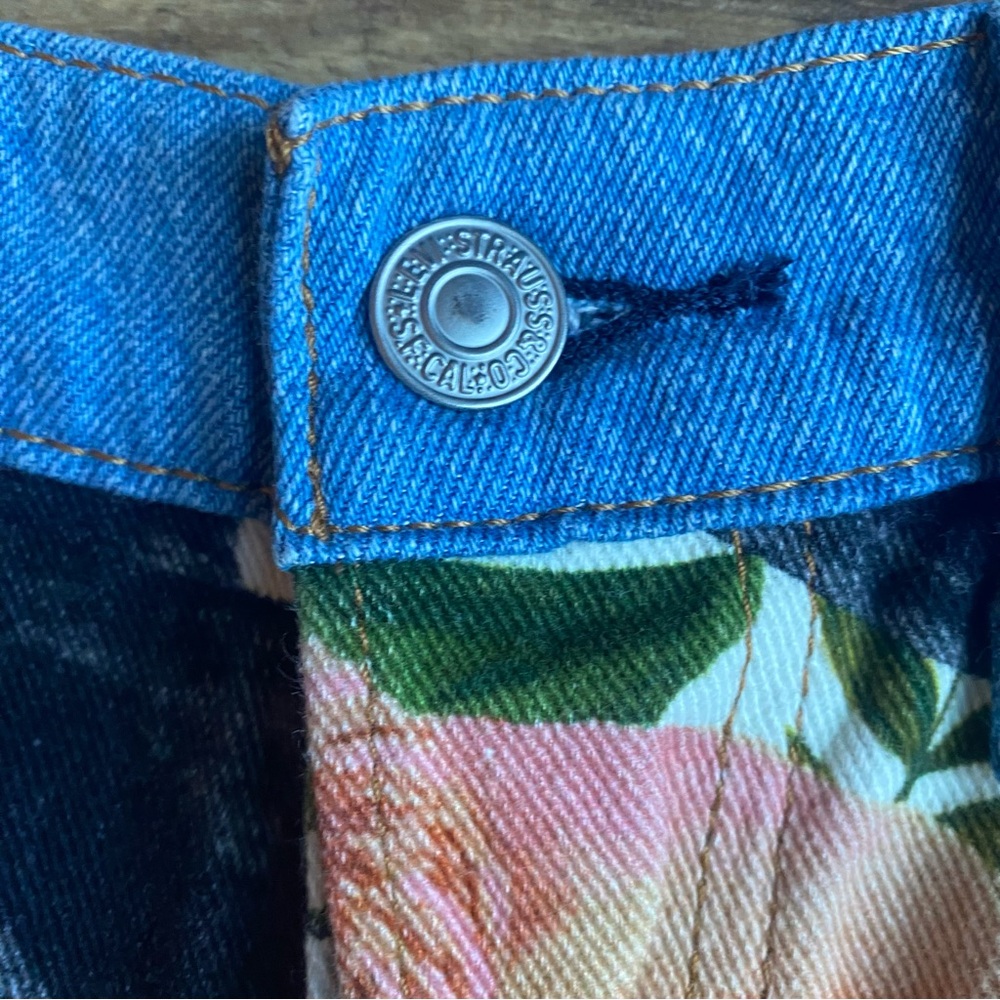 Levi's Farm Rio RARE Blue Animal Print Jean Ribcage Shorts - Picture 5 of 13